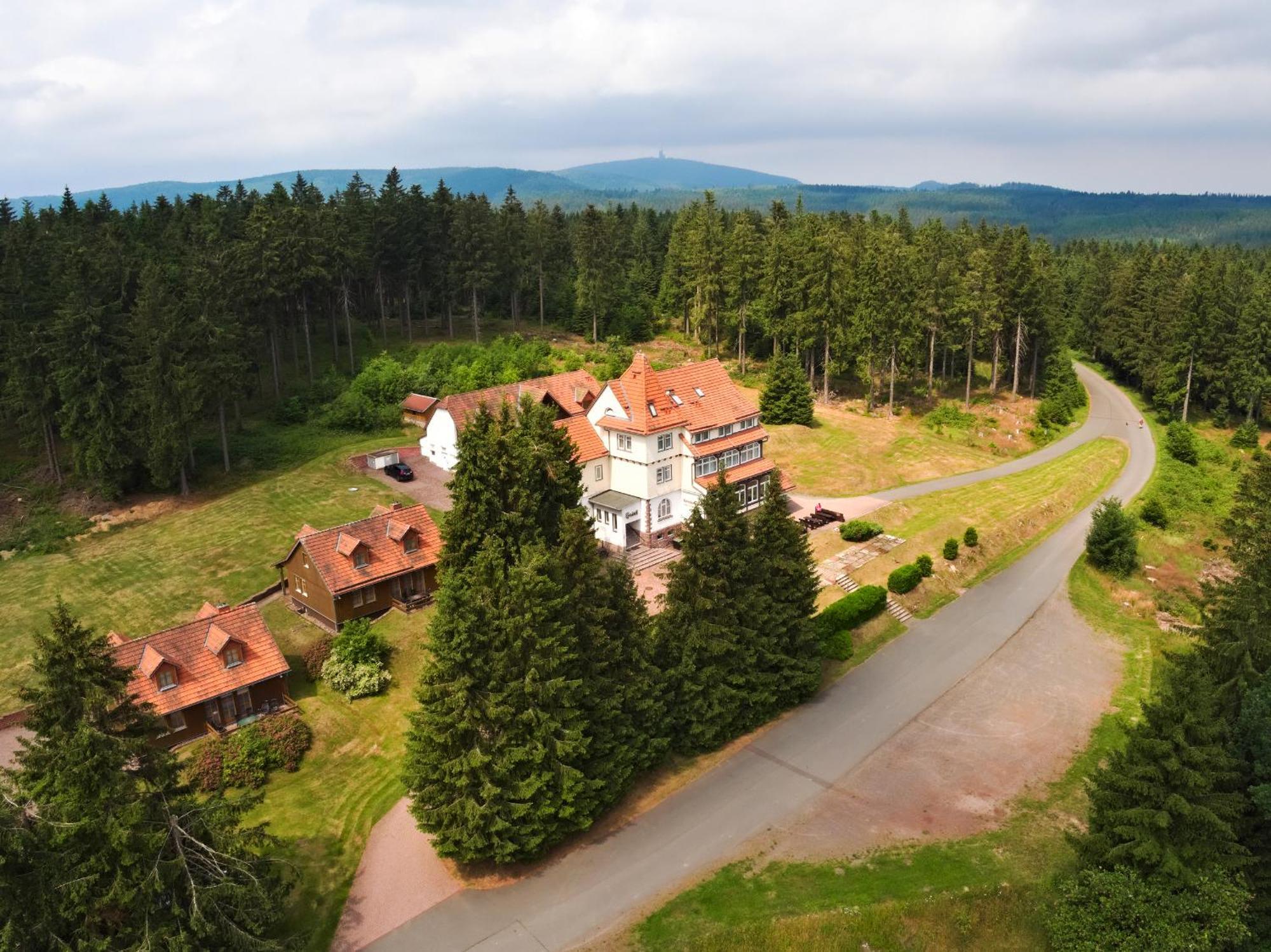Hotel Und Berggasthof Spiessberghaus Friedrichroda Exterior foto